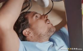 Cheating MILF Sex Videos The Young Plumber Can Die Here Today!